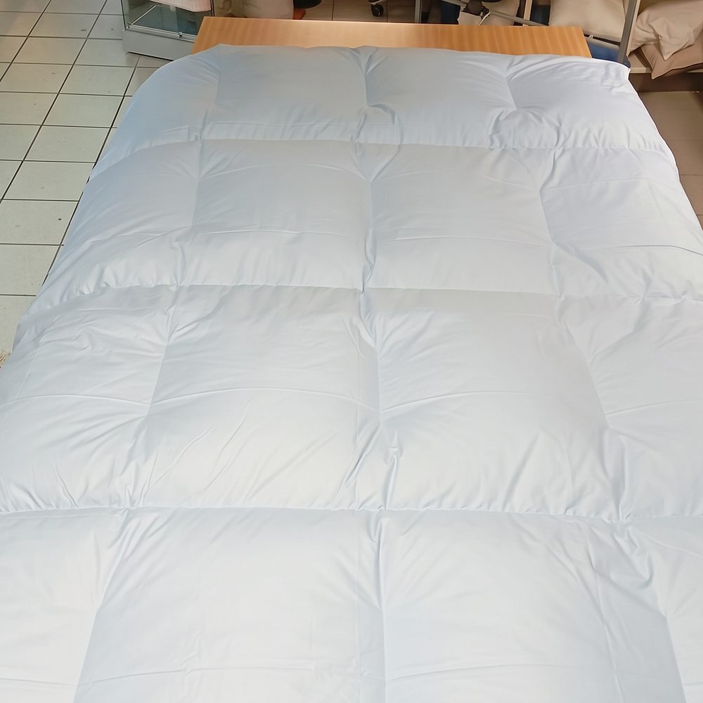 Daunendecke mit Kammersteppung